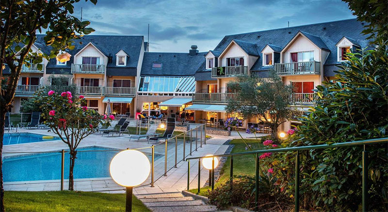 Mercure Omaha Beach Hotel